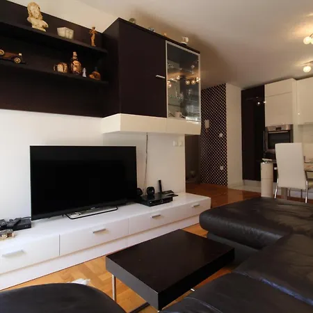 Macadamia Apartment With Garage Parking Split Exterior foto