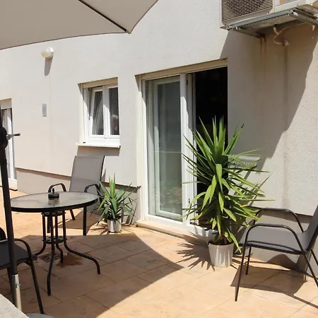 Macadamia Apartment With Garage Parking Split Exterior foto