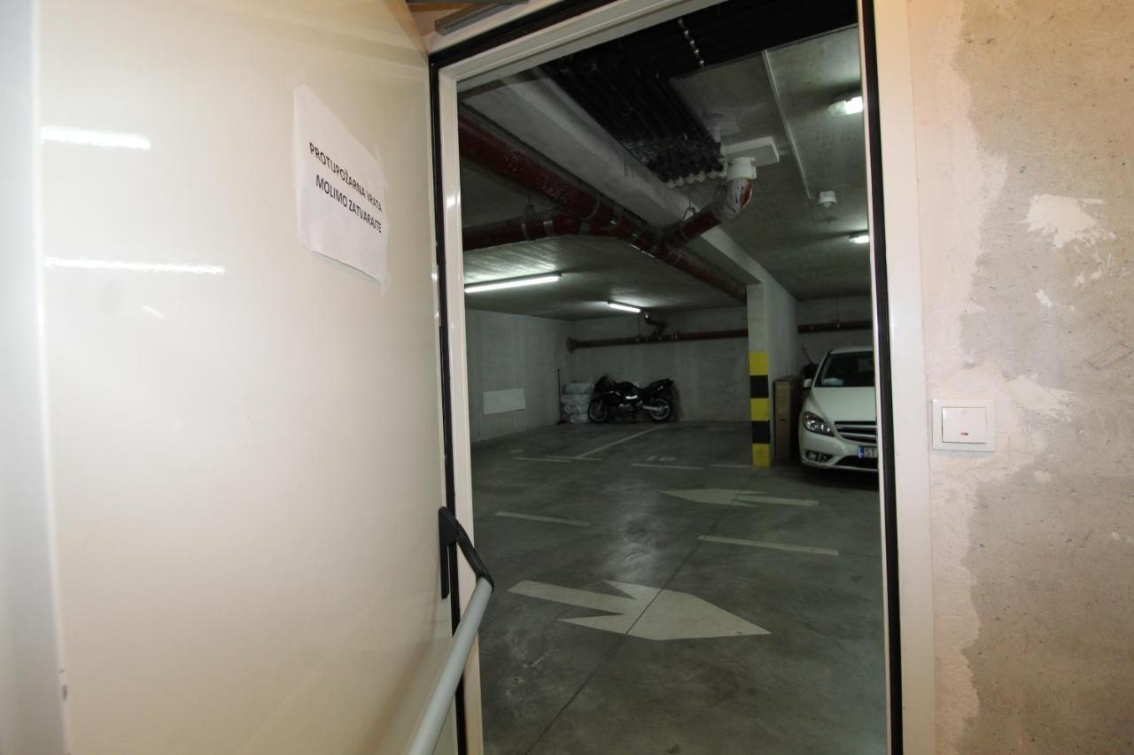 Macadamia With Garage Parking Apartment