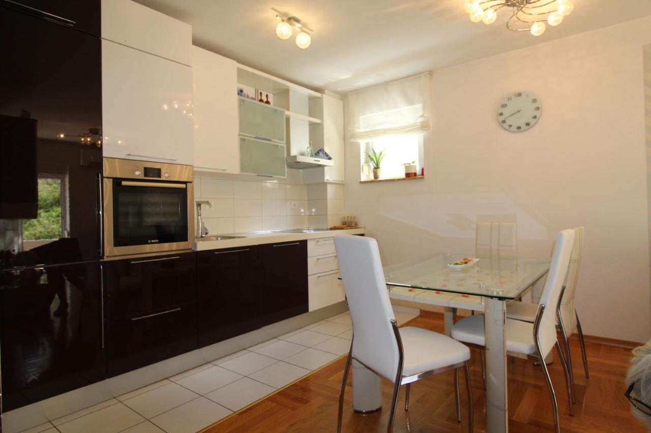 Macadamia With Garage Parking Apartment *