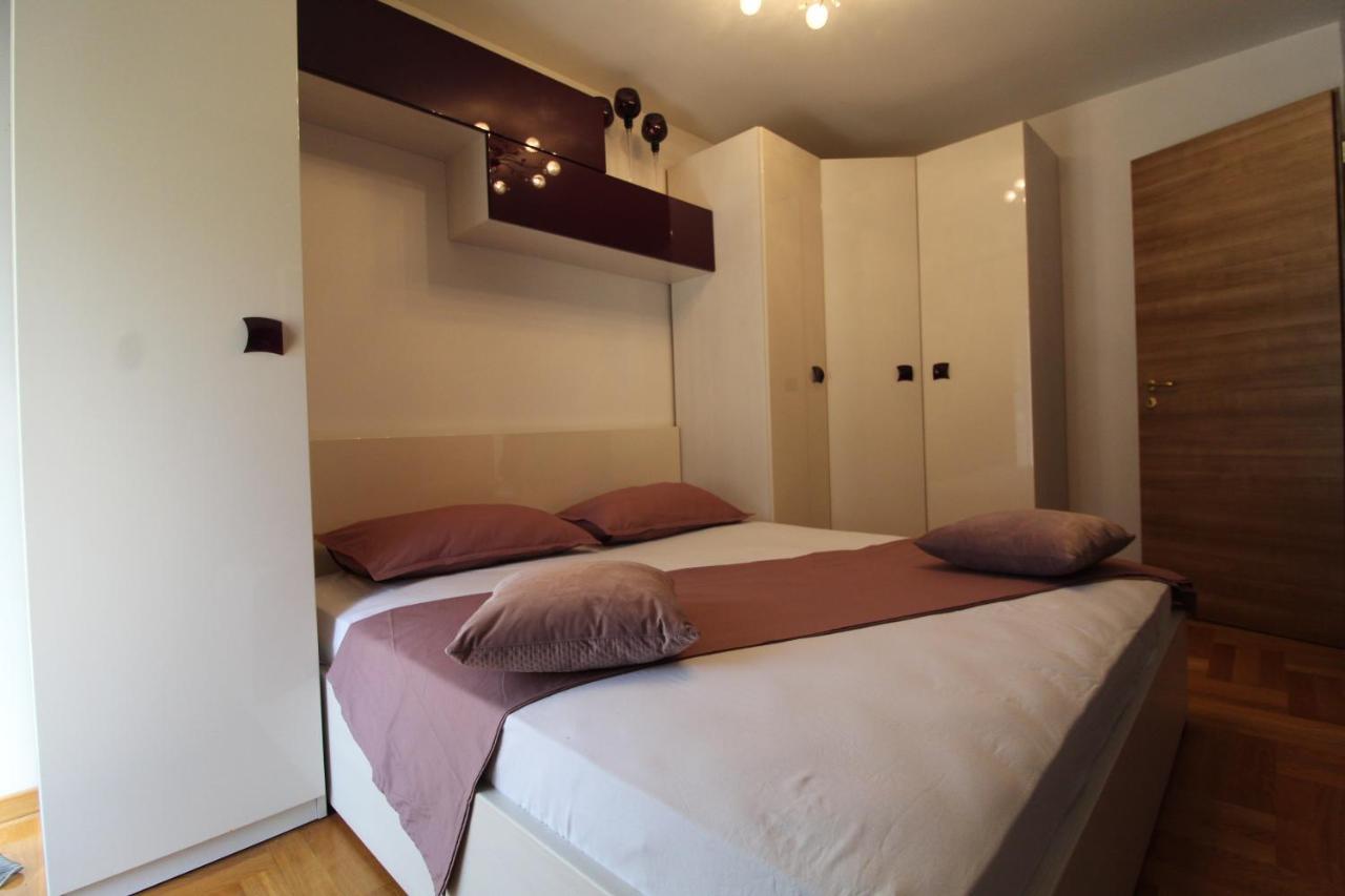 Macadamia With Garage Parking Apartment Split